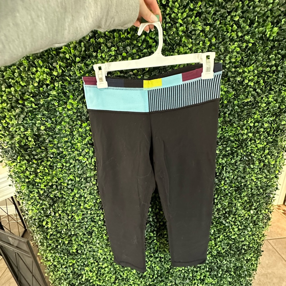 Reversible lululemon wonder under crop legging